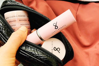 Travel Makeup Bag: Essentials Checklist for Traveling in Style