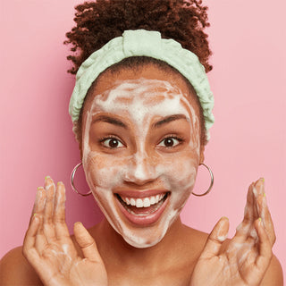 How to Apply Makeup to Dry vs. Oily Skin